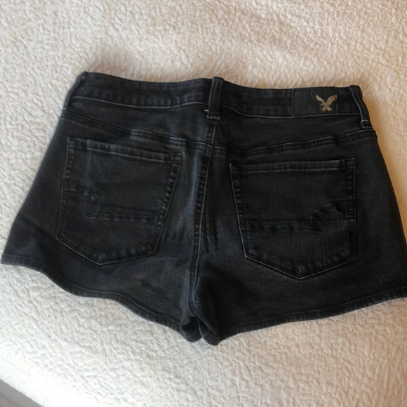 Shorts - Picture 3 of 4